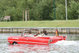 2010_ Amphibienfahrzeug.jpg