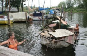 2010_Schrott im Boot.jpg